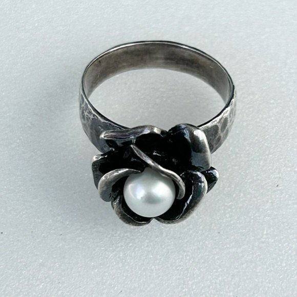 Vintage Marked 925 Israel Freshwater Pearl Rose Ring Size 8 Hammered Band - Picture 4 of 13